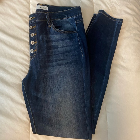 KanCan Curvy Jeans - Picture 3 of 8